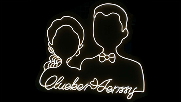 霓虹燈的特點(diǎn)有哪些？萬(wàn)世騰告訴您